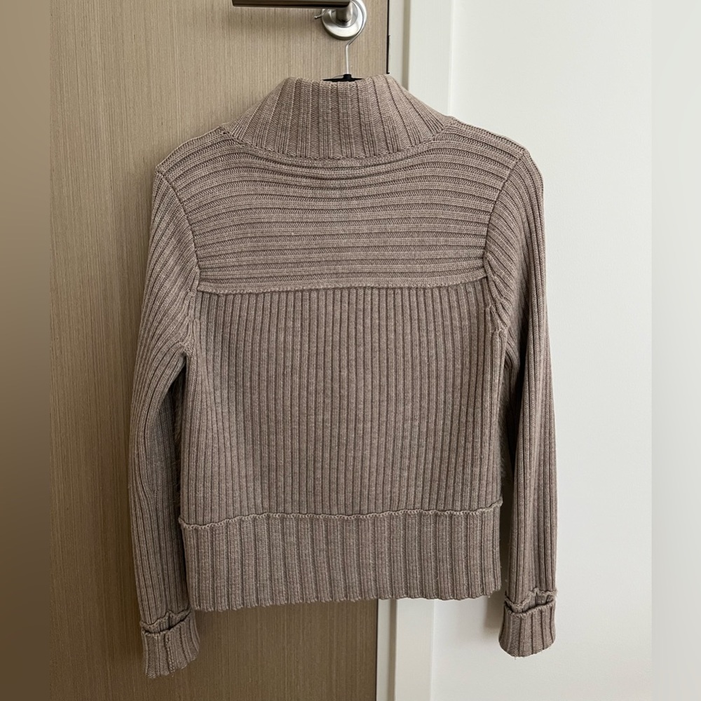 🧸 Club Monaco super cozy sweater - Picture 2 of 3